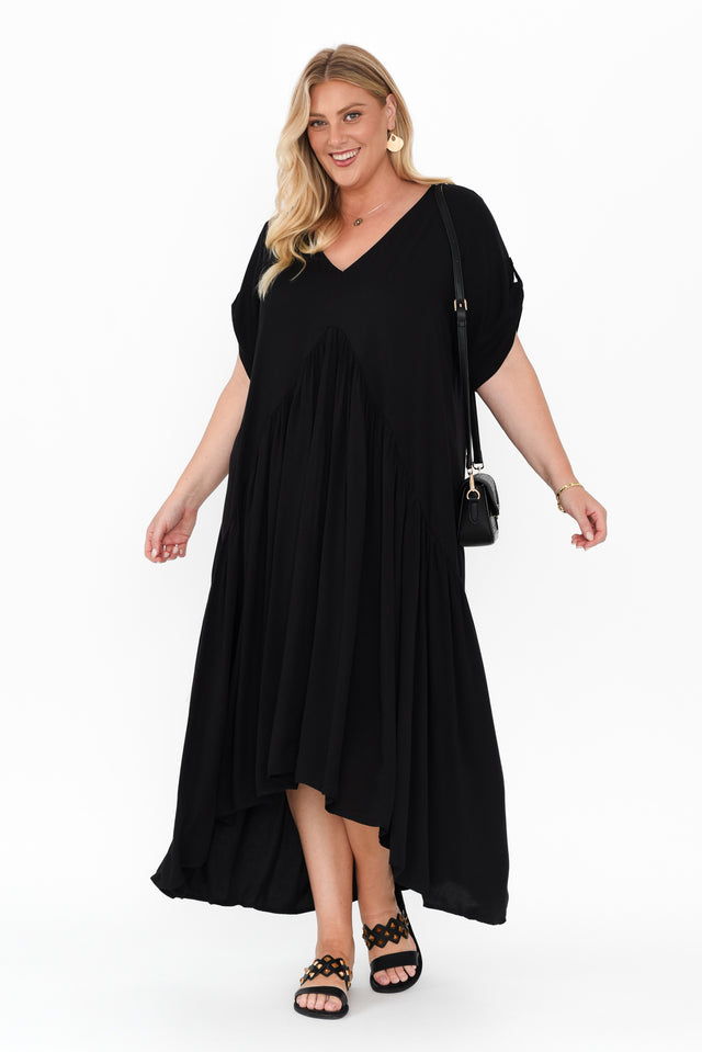 plus-size,curve-basics,curve-dresses,plus-size-sleeved-dresses,plus-size-below-knee-dresses,plus-size-maxi-dresses,plus-size-basic-dresses,plus-size-summer-dresses,alt text|model:Caitlin