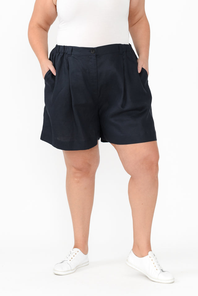 plus-size,curve-bottoms,plus-size-shorts,alt text|model:Caitlin