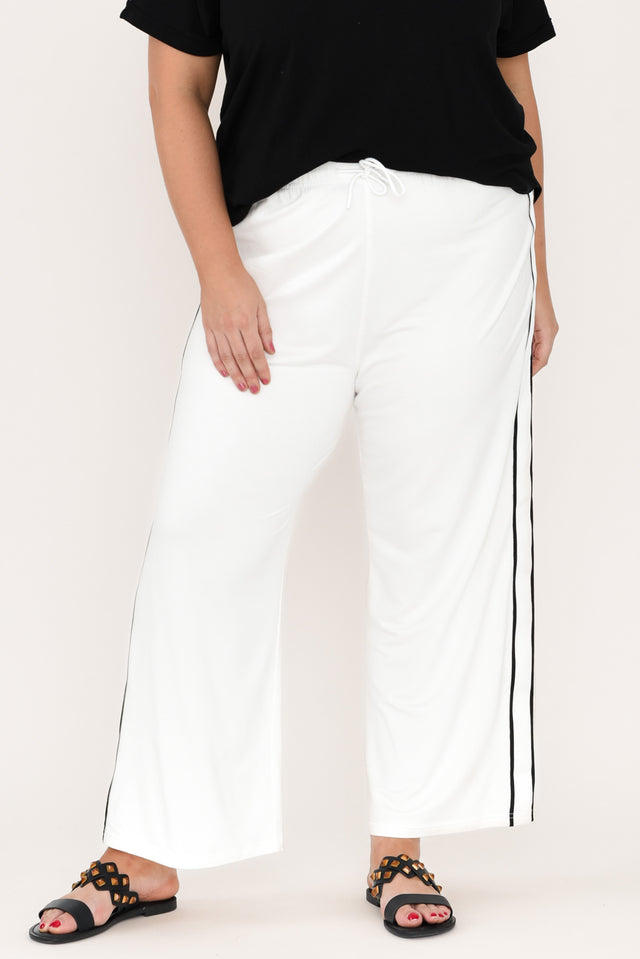 plus-size,curve-bottoms,plus-size-pants,alt text|model:Gabby