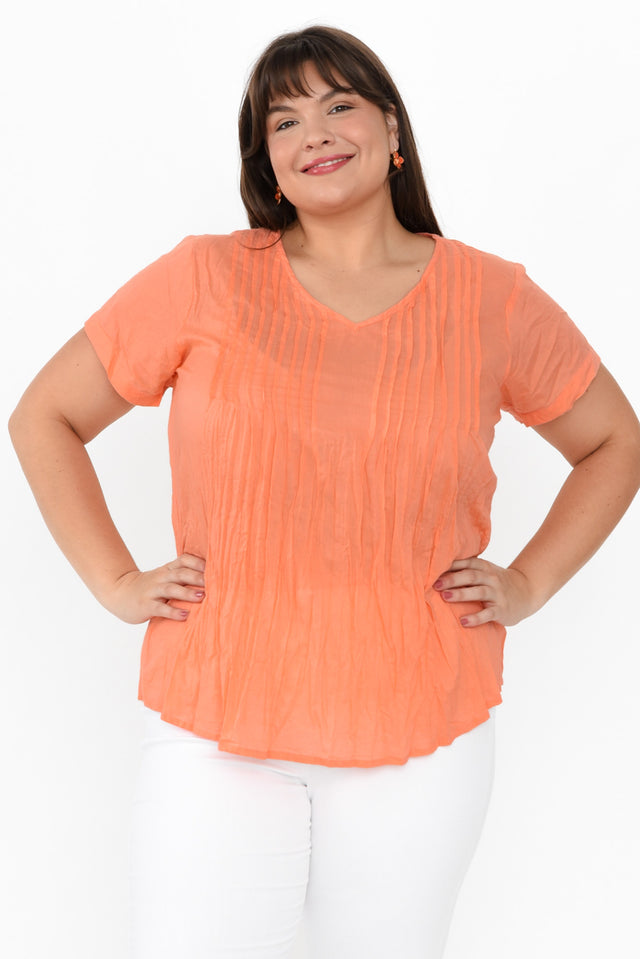 plus-size,curve-tops,plus-size-cotton-tops,alt text|model:Gabby image 8