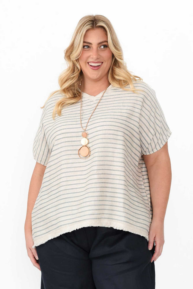 plus-size,curve-tops,plus-size-linen-tops,alt text|model:Caitlin image 10