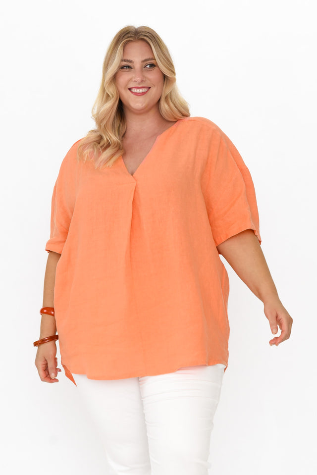 plus-size,curve-tops,plus-size-sleeved-tops,plus-size-tunics,plus-size-linen-tops  alt text|model:Caitlin image 8