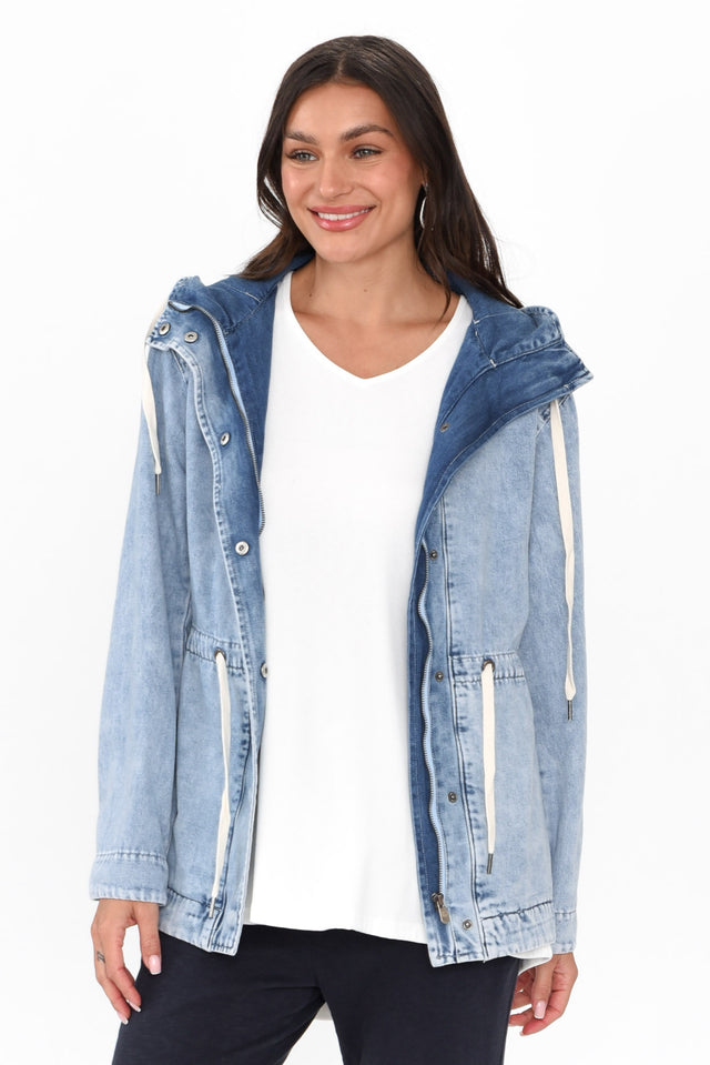 Kingston Light Blue Denim Jacket print_Plain length_Hip sleeve_Long hem_Straight sleevetype_Straight colour_Blue COATS & JACKETS   alt text|model:Brontie