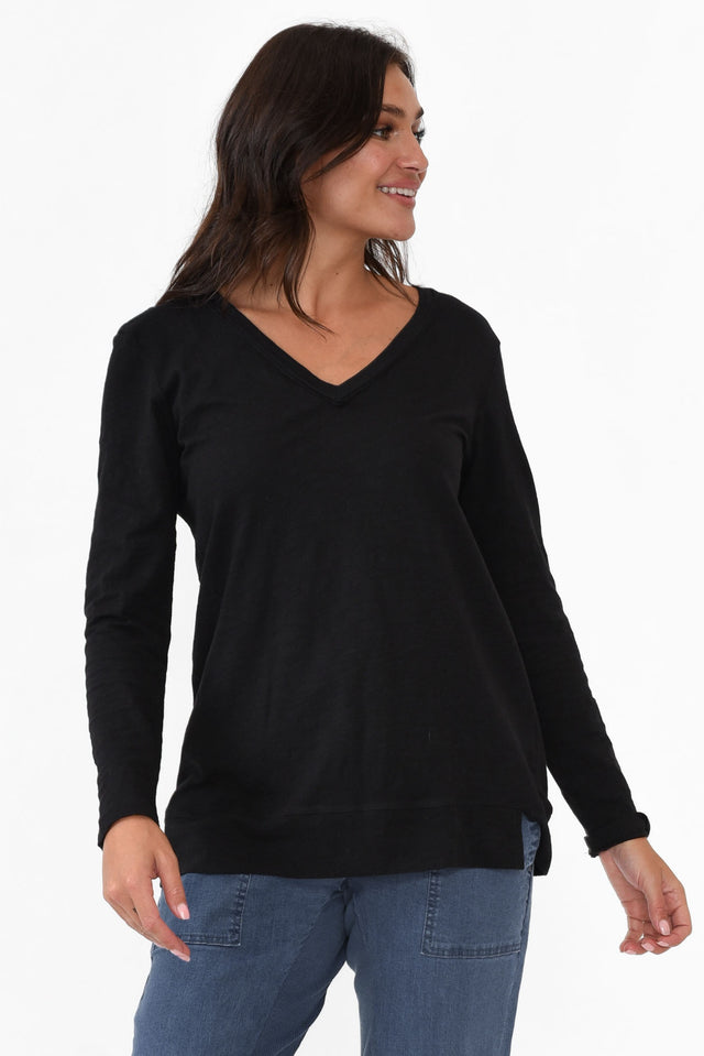 Leah Black Cotton Long Sleeve Tee neckline_V Neck   alt text|model:Brontie