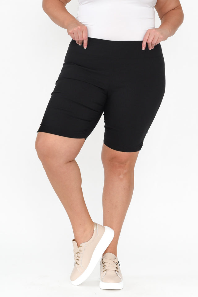 plus-size,curve-bottoms,plus-size-shorts, alt text|model:Caitlin