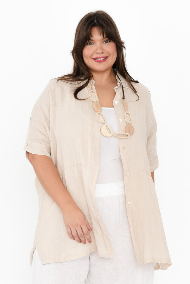 plus-size,curve-tops,plus-size-sleeved-tops,plus-size-tunics,plus-size-linen-tops,alt text|model:Gabby