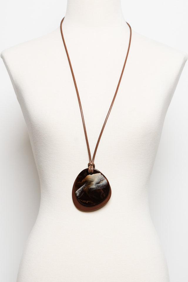 Obre Brown Oval Pendant Necklace