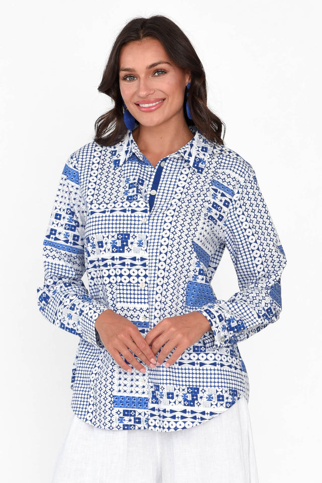 Pomona Blue Mosaic Cotton Shirt neckline_V Neck   alt text|model:Brontie