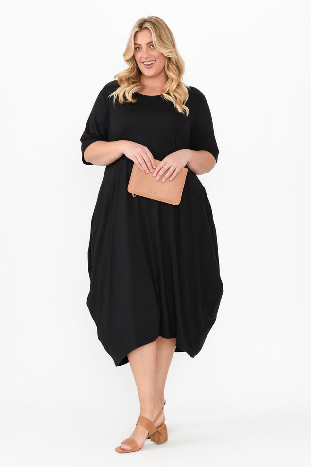 plus-size,curve-dresses,plus-size-sleeved-dresses,plus-size-below-knee-dresses,plus-size-midi-dresses,plus-size-bamboo-dresses,plus-size-summer-dresses,alt text|model:Caitlin