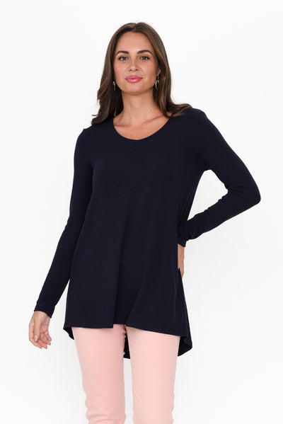 Shenali Navy Long Sleeve Swing Top neckline_V Neck   alt text|model:MJ