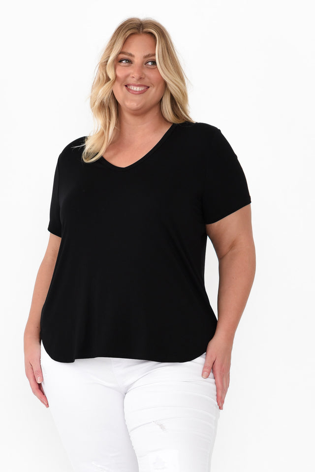 plus-size,curve-basics,curve-tops,plus-size-basic-tops,alt text|model:Caitlin