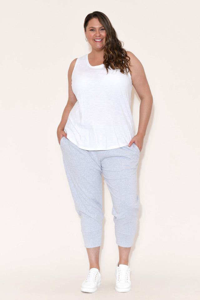 plus-size,curve-tops,curve-basics,plus-size-sleeveless-tops,plus-size-cotton-tops,plus-size-basic-tops,facebook-new-for-you  alt text|model:Amelia